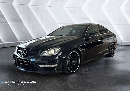 Mercedes-Benz C 63 AMG Coupe/SchwarzSchwarz/Volleder/Pano