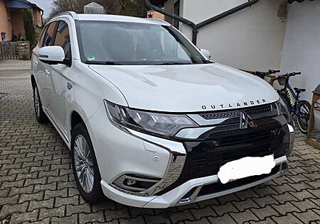Mitsubishi Outlander 2.4 4WD Plug-In Hybrid