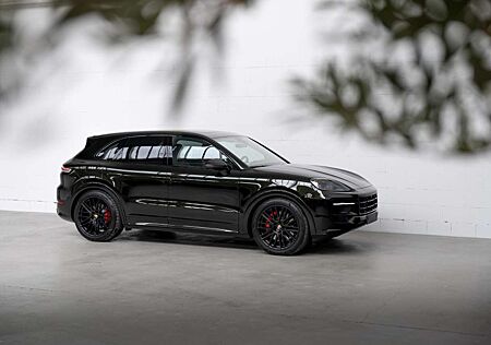 Porsche Cayenne S E-Hybrid I PTS Dunkeloliv I Burmester