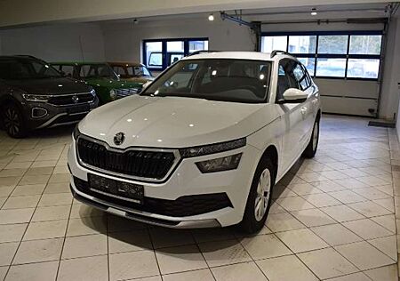 Skoda Kamiq Ambition AHK SHZ PDC LED Garantie