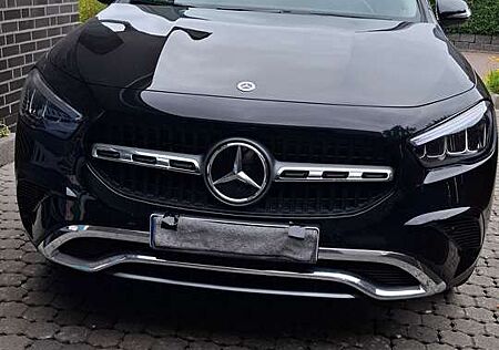 Mercedes-Benz GLA 180 7G-DCT Progressive Advanced