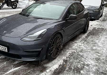 Tesla Model 3 Standard Reichweite Plus Hinterradantrieb