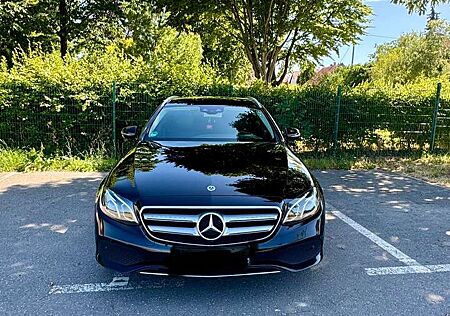 Mercedes-Benz E 220 d T 9G-TRONIC Avantgarde