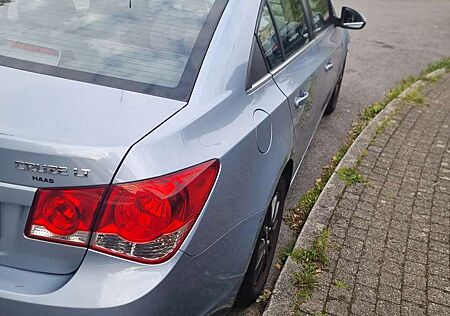 Chevrolet Cruze 1.8 Automatik LT