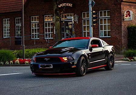 Ford Mustang V6 -HANDSCHALTER- Boss 302 Optik - kerniger Sound