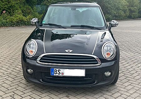 Mini ONE Steptronic, AC auto, Navi, 4-fach bereift