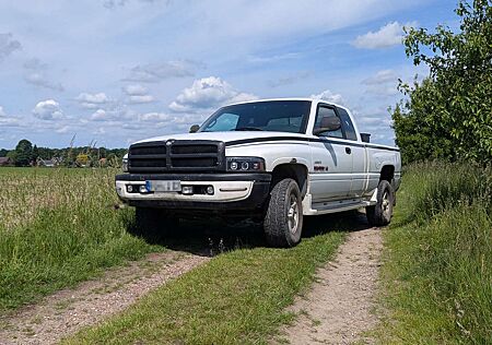 Dodge RAM 1500 4x4 5.7L LPG Extended Cab Foose Design