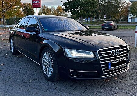 Audi A8 4.2 TDI DPF (clean diesel) quattro tiptro. Lang