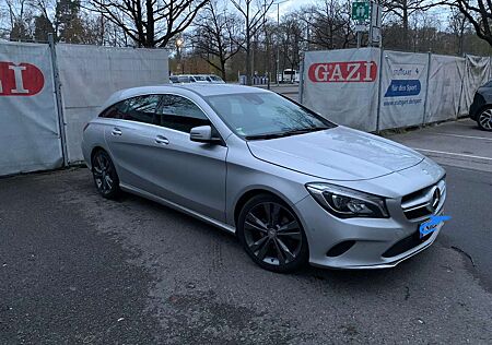 Mercedes-Benz CLA 180 Shooting Brake 7G-DCT