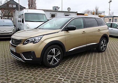 Peugeot 5008 1,2i/AUT/TEILLEDER/NAVI/F1/STAR-STOP/KAMERA