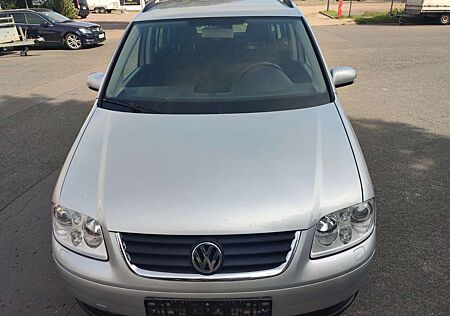 VW Touran Volkswagen 1,9 Diesel Navi, Tempomat, Anhängerkupplu