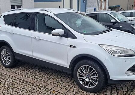 Ford Kuga 1.6 EcoBoost 2x4 Titanium