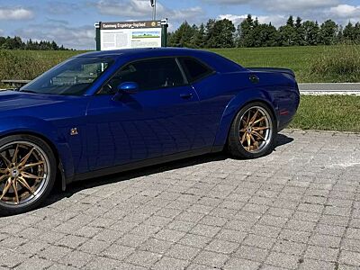 Dodge Challenger R/T Scat Pack 6.4 V8 Widebody Unfallfrei KW V4 20“