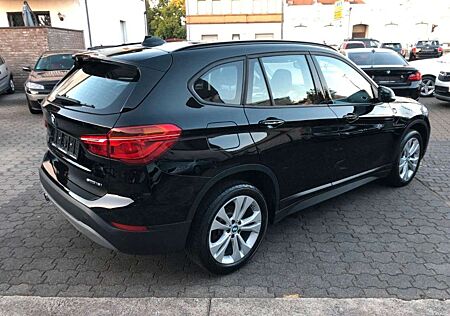 BMW X1 sDrive 1.8 i Automatik M Lenkrad