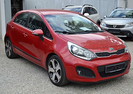 Kia Rio 1,4 Spirit 6.Gang Navi, Klimaaut. Kundendienst NEU