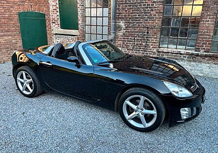 Opel GT schwarz/schwarz/nur zwei Besitzer