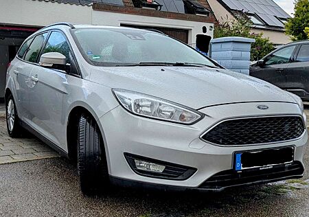 Ford Focus Turnier Diesel Turnier 1.5 TDCi DPF Start-St