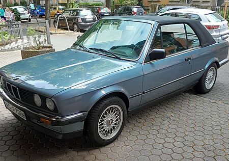 BMW 320i 320