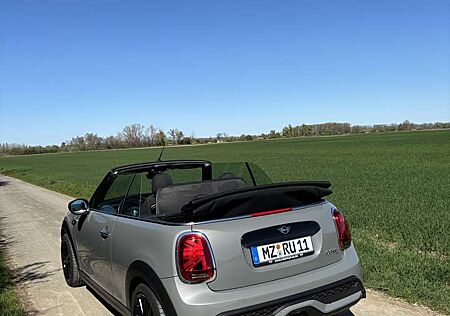 Mini Cooper S Cabrio Aut. Essential Trim