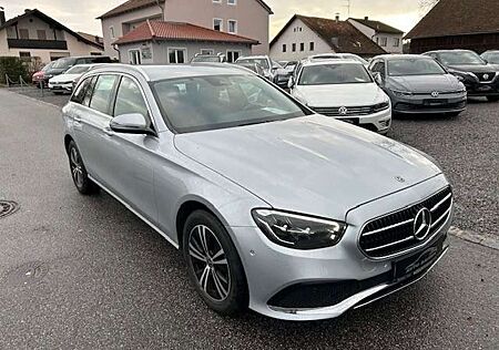 Mercedes-Benz E 220 d T-Modell E 4Matic Avantgarde *LED*DAB*