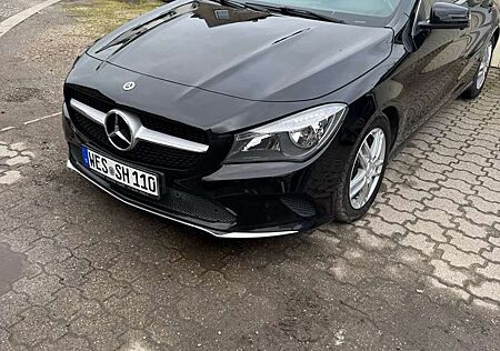 Mercedes-Benz CLA 200 Shooting Brake d 4Matic 7G-DCT UrbanStyle Edition