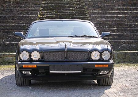 Jaguar XJR H-Zulassung mit 3 Jahren Garantie Top Zustand