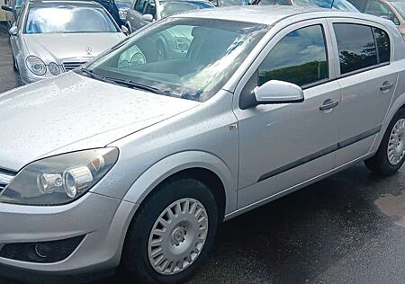 Opel Astra H Lim. Selection "110 Jahre"