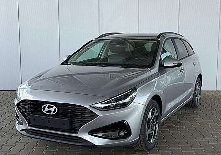 Hyundai i30 Kombi Comfort+ 1.5 GDI / Navi PDC V.&H. +...