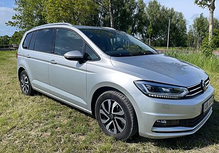 VW Touran Volkswagen 2.0 TDI SCR DSG ACTIVE Standhzg AHK LED