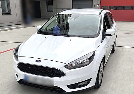 Ford Focus Cool & Connect Turnier