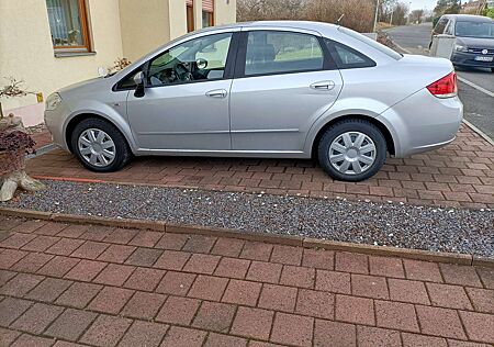 Fiat Linea 1.4 8V Active