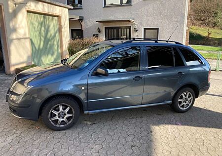 Skoda Fabia 1.4 16V Combi Ambiente Kombilimousine