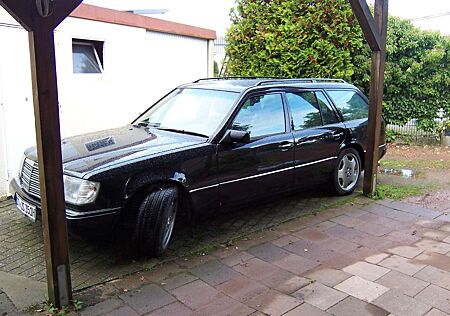 Mercedes-Benz E 320 E+320+T