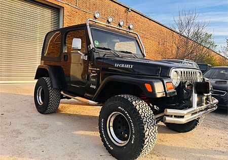 Jeep Wrangler 4.0 Sport ** seilwinde -**Gasanlage * Monstertruck