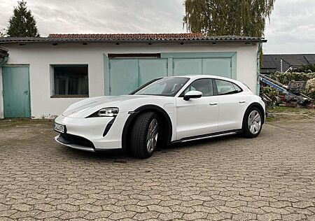 Porsche Taycan 4