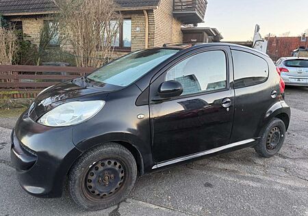 Peugeot 107 Peugeot 107 1.4 HDI *KLIMA* TÜV- Fällig