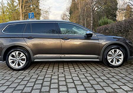 VW Passat Variant Volkswagen 2.0 TDI SCR 4Motion DSG (BMT) Highl