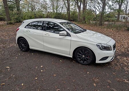 Mercedes-Benz A 180 BlueEFFICIENCY Edition Style