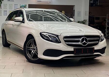 Mercedes-Benz E 220 T d Avantgarde Navi RueFaKa Ambiente LedLenkr. TWA