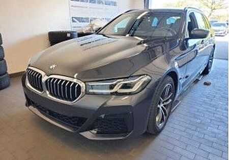 BMW 530 ixD/Aut/HUD/Laser/Panor/P&DrivAsPro/M-Sport