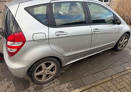Mercedes-Benz A 200 (169.033)
