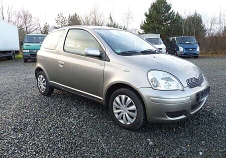 Toyota Yaris 1.3 Sol*Klima*SHZG*HU/AUneu*8fach bereift*