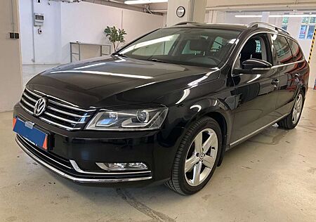 VW Passat Variant Volkswagen Passat Highline BlueMotion DSG/LEDER/PANO/2 HAND