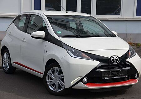 Toyota Aygo x-play touch / Kamera/ Klima/ Tempomat