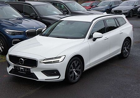 Volvo V60 Core DKG B3 *NAV*LED*KAMERA*WIPA*