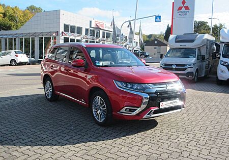 Mitsubishi Outlander Top