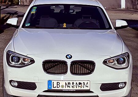 BMW 114 Advantage Package + luxury Line