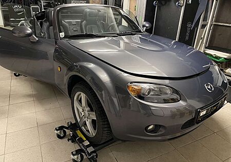 Mazda MX-5 1.8 i MZR Roadster Coupe NC1 Revolution