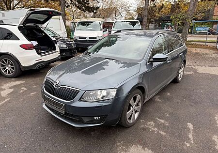 Skoda Octavia Combi Style*AUTO*BI-XEN*NAVI*PDC*ACC