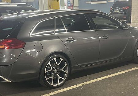 Opel Insignia 2.8 V6 Turbo Sports Tourer 4x4 OPC